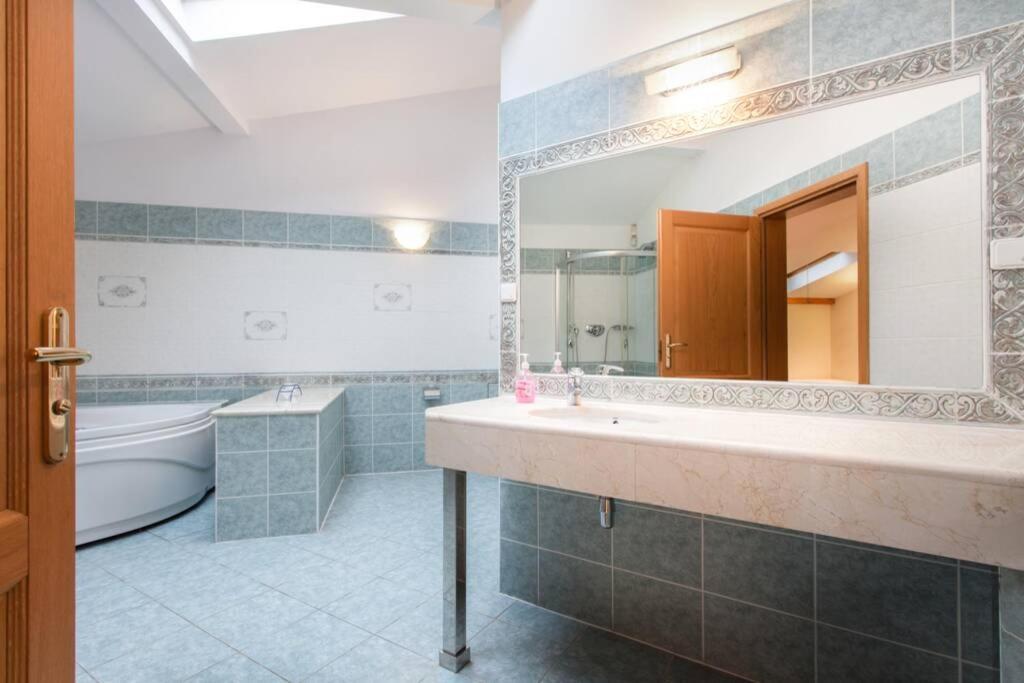 Appartement FLORIANSKA Penthouse DeLux à Cracovie Extérieur photo